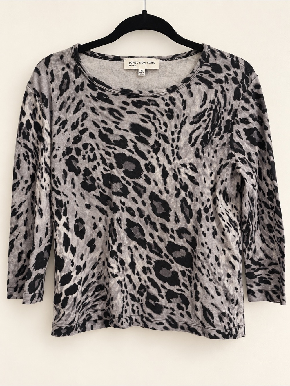 Jones New York Sport Gray Black Leopard Print Top Medium